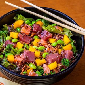 MR. POKE refresca o verão com Poke Salad